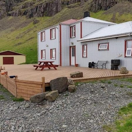 Guesthouse Stekkatun Skálafell Exteriör bild