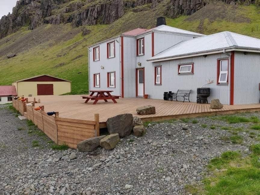 Guesthouse Stekkatun Skálafell Exteriör bild
