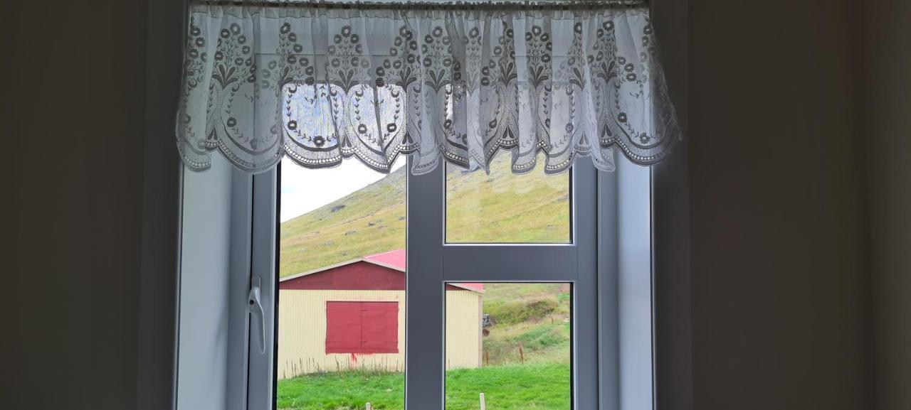 Guesthouse Stekkatun Skálafell Exteriör bild